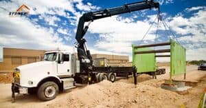 Read more about the article Small Crane Trucks: The Perfect Solution for Tight Spaces