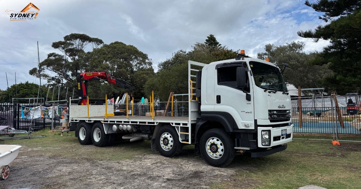 You are currently viewing When to Consider Crane Truck Hire for Your Home Project