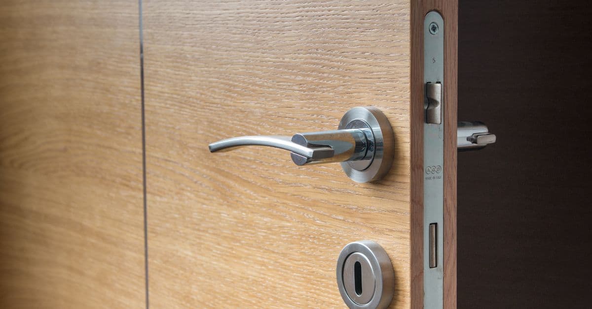 You are currently viewing How to Move Your Door Safely in Sydney