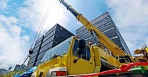 Read more about the article Why Builders Choose HIAB Trucks Over Forklifts