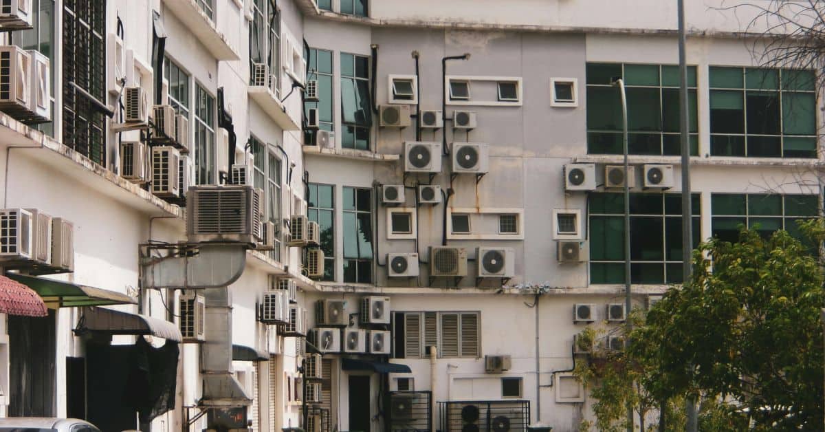 Air Conditioner Lifts with Hiab Truck