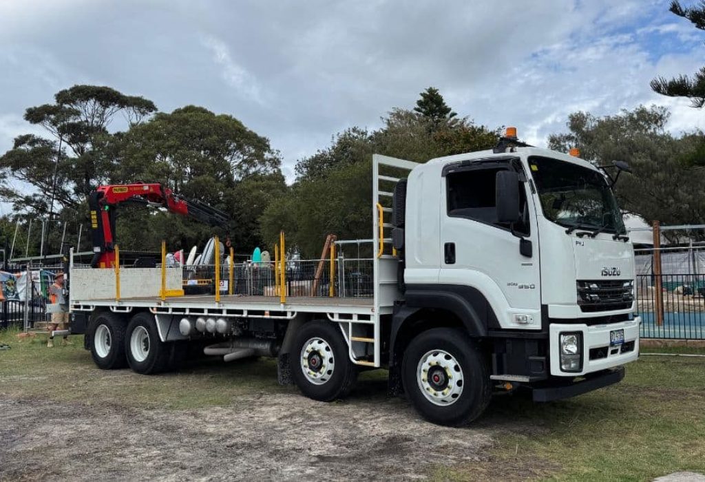 https://sydneyhiablogistics.com.au/boost-construction-speed-efficiency-with-hiab-crane-truck-hire/